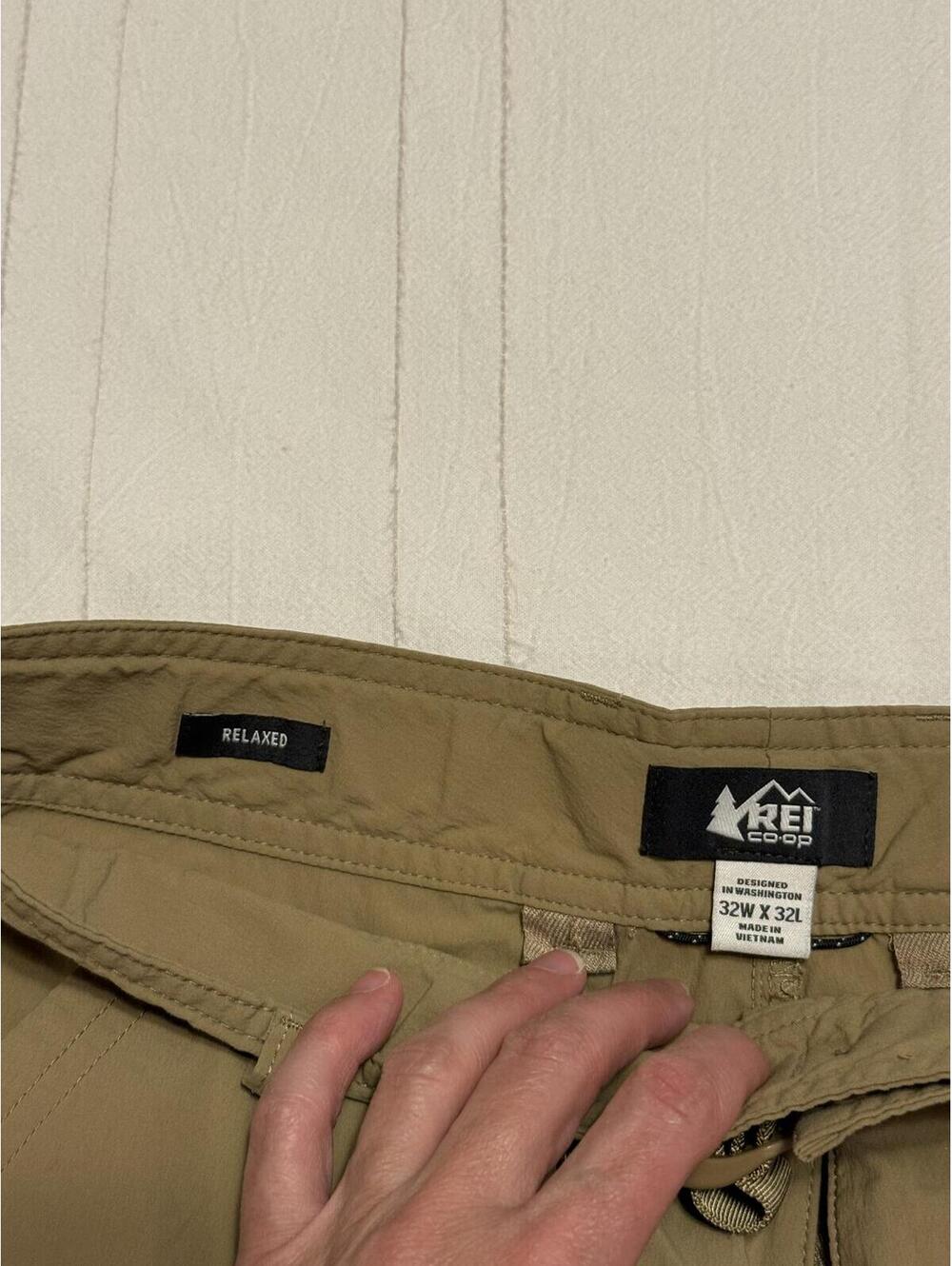 REI Co-op Sahara Roll-Up Cargo Hiking Pants Men's 32x32 Khaki Tan Relaxed - Picture 3 of 6